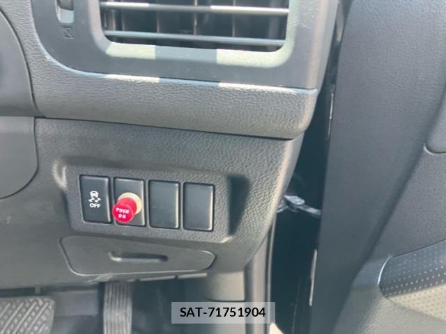 Nissan X-TRAIL 2011-08 8211156-17