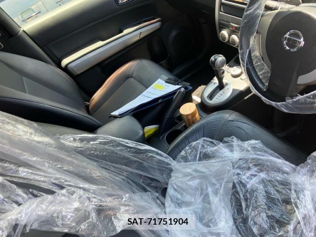 Nissan X-TRAIL 2011-08 8211156-19