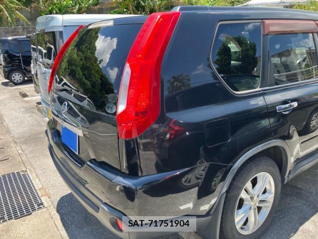 Nissan X-TRAIL 2011-08 8211156-8