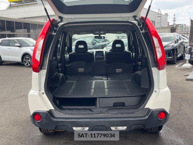 Nissan X-TRAIL 2013-07 8211153-9