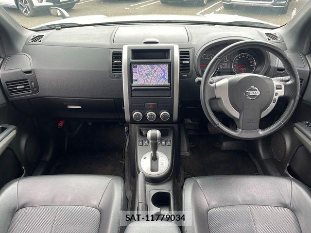 Nissan X-TRAIL 2013-07 8211153-1