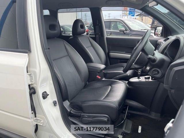 Nissan X-TRAIL 2013-07 8211153-7
