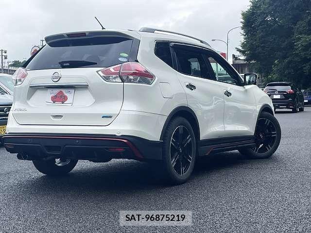Nissan X-TRAIL 2016-05 8232529-2