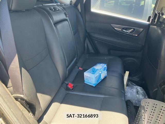 Nissan X-TRAIL 2015-02 8232535-9