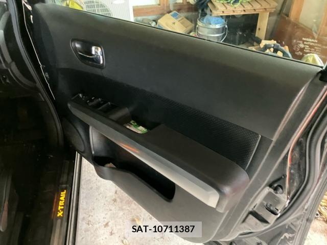 Nissan X-TRAIL 2010-01 8232538-9