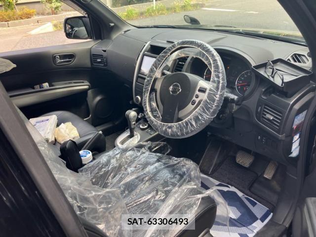 Nissan X-TRAIL 2012-09 8232536-11