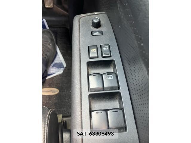 Nissan X-TRAIL 2012-09 8232536-15