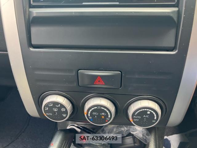 Nissan X-TRAIL 2012-09 8232536-18