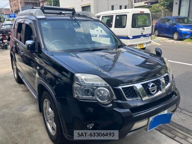 Nissan X-TRAIL 2012-09 8232536-1
