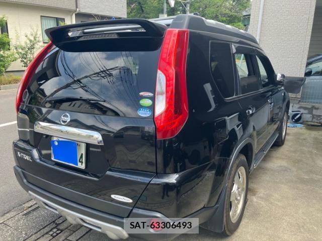 Nissan X-TRAIL 2012-09 8232536-2