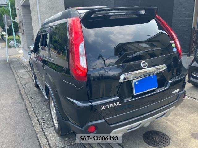 Nissan X-TRAIL 2012-09 8232536-3