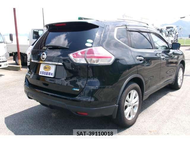 Nissan X-TRAIL 2016-09 8232532-4