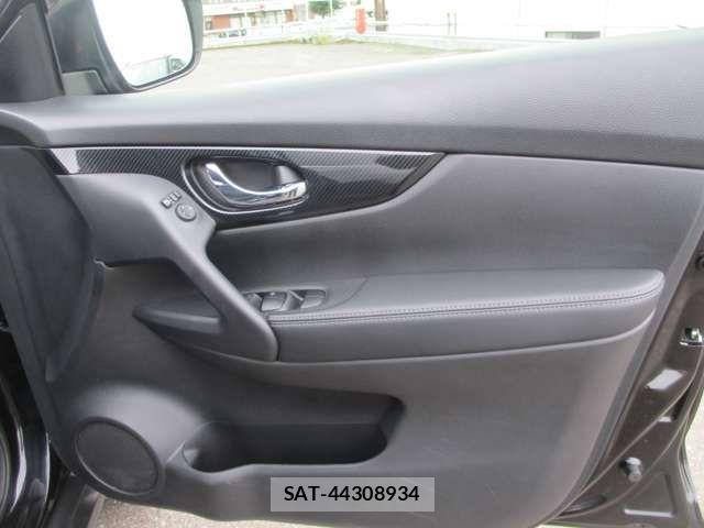 Nissan X-TRAIL 2018-03 8232527-12