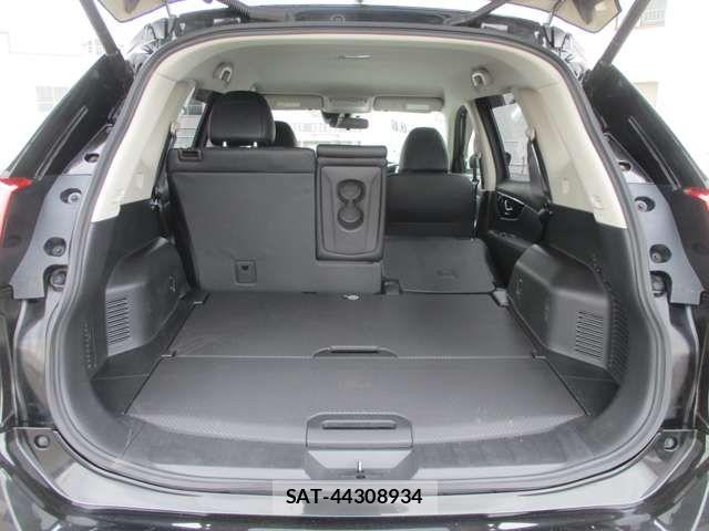 Nissan X-TRAIL 2018-03 8232527-19