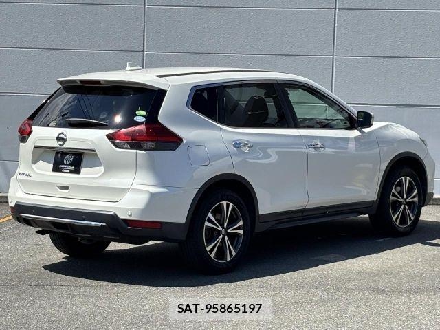 Nissan X-TRAIL 2017-12 8247252-2