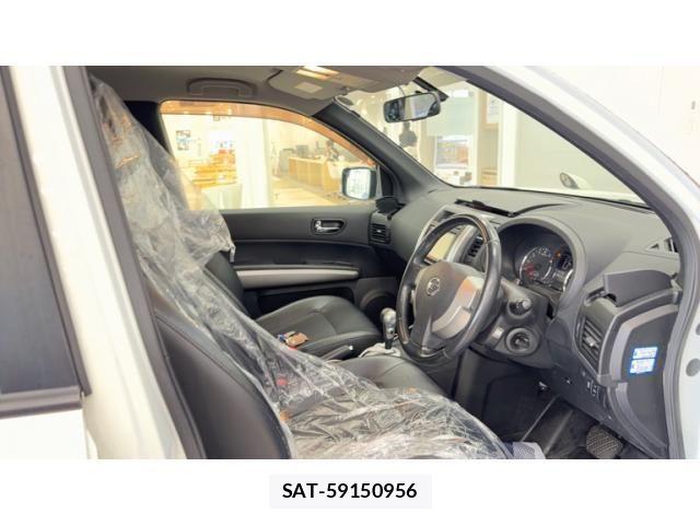 Nissan X-TRAIL 2011-11 8247258-10