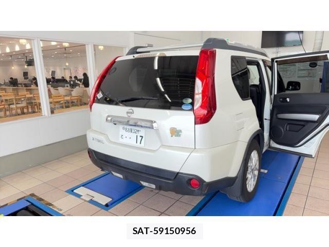 Nissan X-TRAIL 2011-11 8247258-6