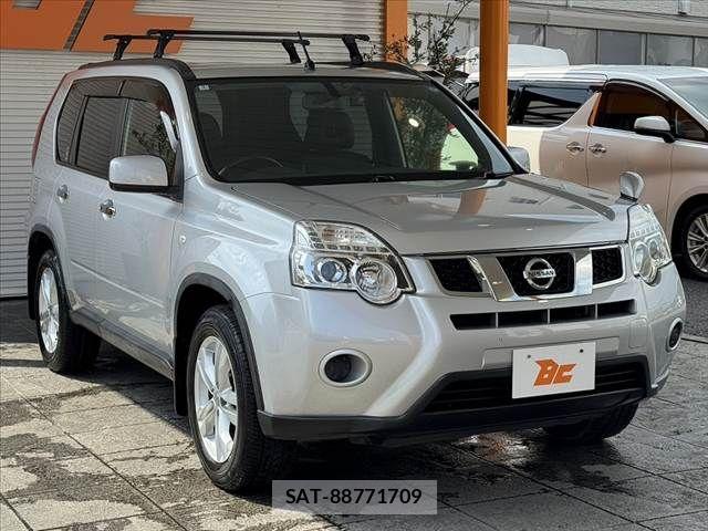 Nissan X-TRAIL 2012-03 8247256-9
