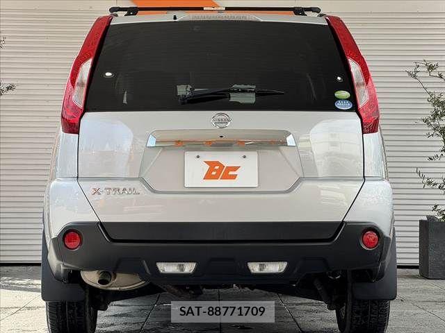 Nissan X-TRAIL 2012-03 8247256-13