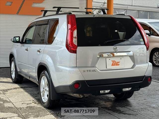Nissan X-TRAIL 2012-03 8247256-14