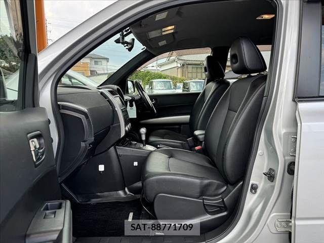 Nissan X-TRAIL 2012-03 8247256-17