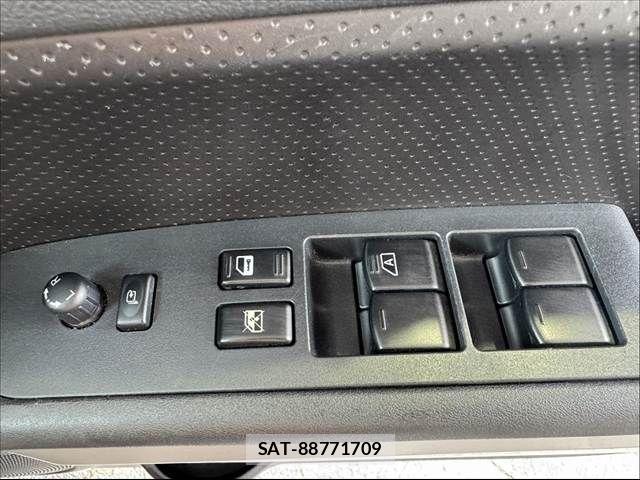 Nissan X-TRAIL 2012-03 8247256-25