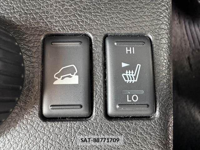 Nissan X-TRAIL 2012-03 8247256-4