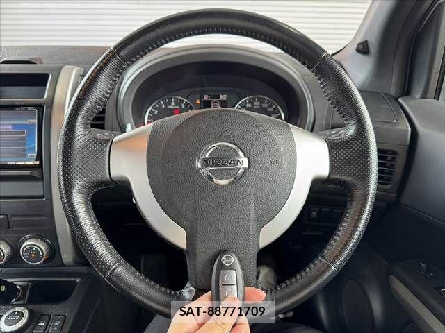Nissan X-TRAIL 2012-03 8247256-6