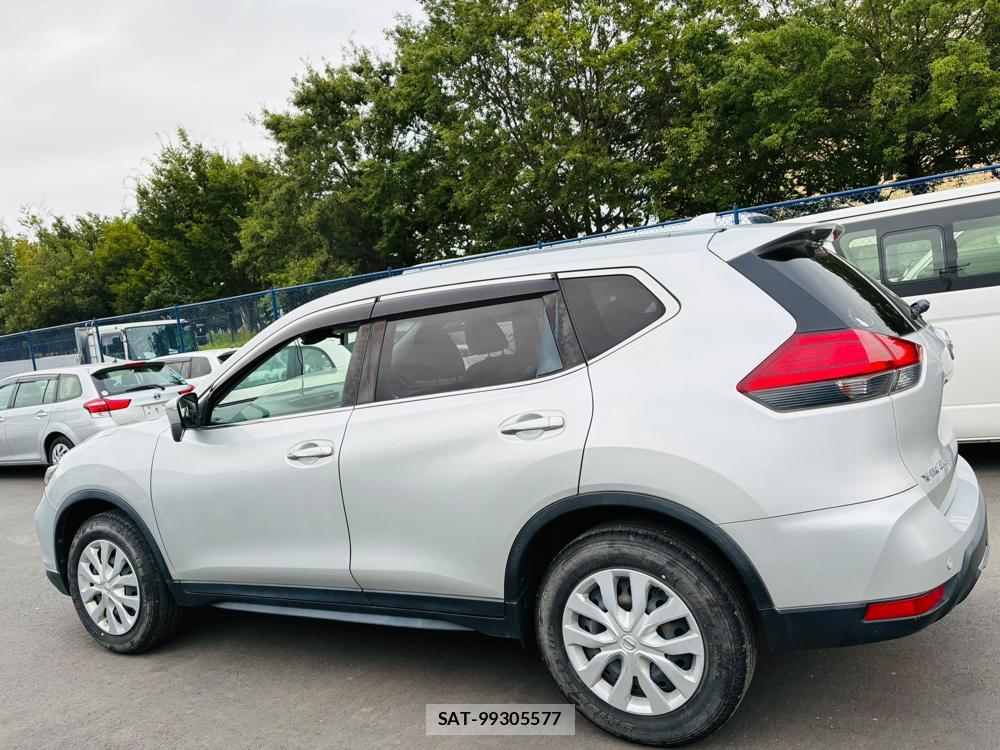 Nissan X-TRAIL 2019-07 8226317-1
