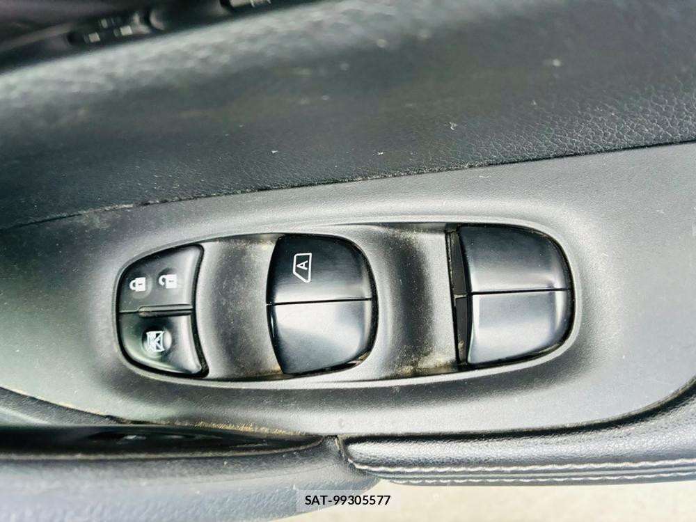 Nissan X-TRAIL 2019-07 8226317-22