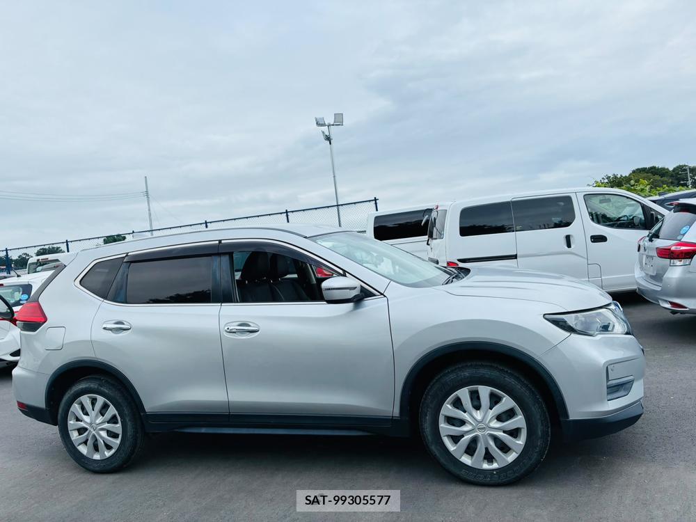 Nissan X-TRAIL 2019-07 8226317-5