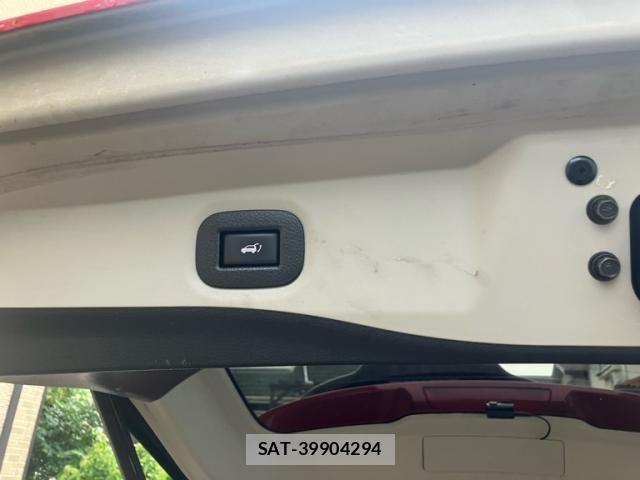 Nissan X-TRAIL 2016-09 8318278-10