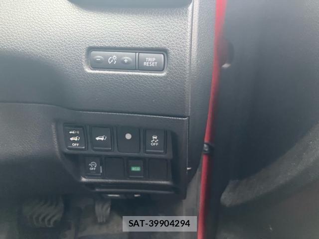 Nissan X-TRAIL 2016-09 8318278-17