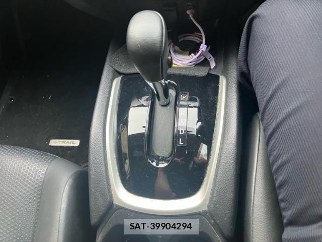 Nissan X-TRAIL 2016-09 8318278-23