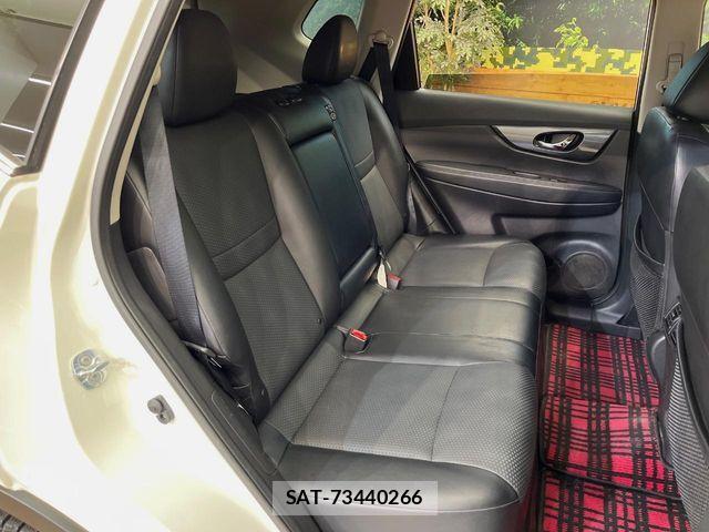 Nissan X-TRAIL 2015-03 8318275-10