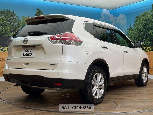 Nissan X-TRAIL 2015-03 8318275-17