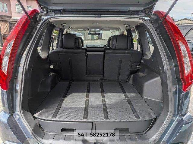 Nissan X-TRAIL 2012-04 8318276-10