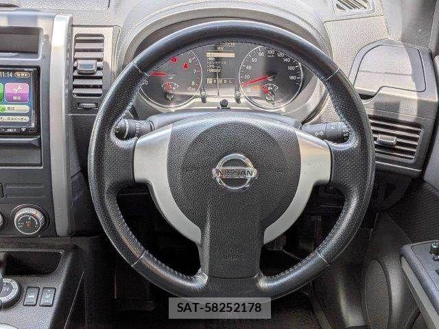 Nissan X-TRAIL 2012-04 8318276-11