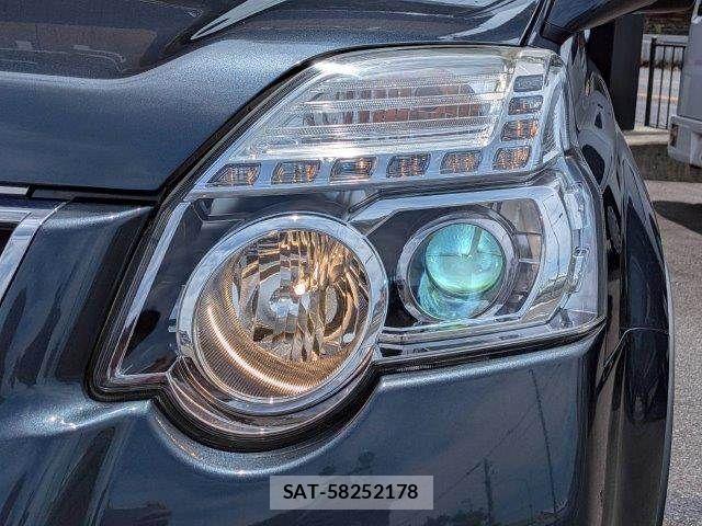 Nissan X-TRAIL 2012-04 8318276-12