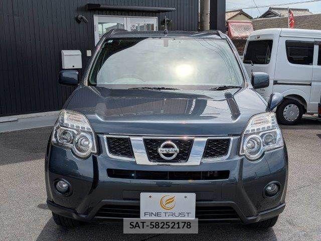 Nissan X-TRAIL 2012-04 8318276-15