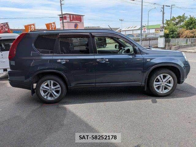 Nissan X-TRAIL 2012-04 8318276-17