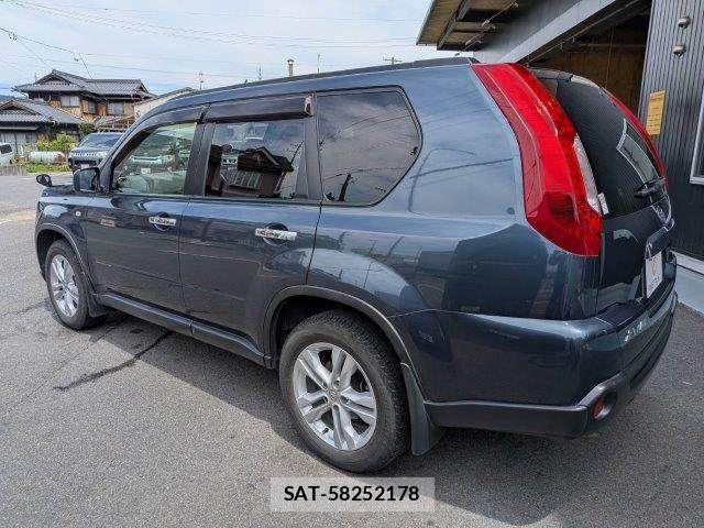 Nissan X-TRAIL 2012-04 8318276-20