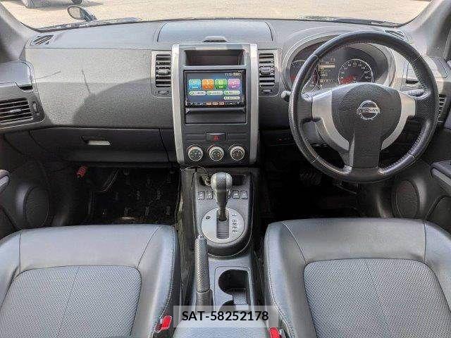 Nissan X-TRAIL 2012-04 8318276-2