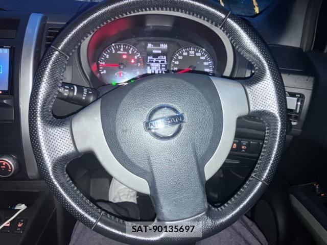 Nissan X-TRAIL 2012-07 8318282-12