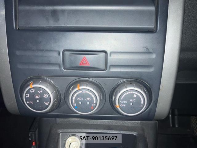Nissan X-TRAIL 2012-07 8318282-14