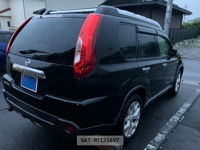 Nissan X-TRAIL 2012-07 8318282-3