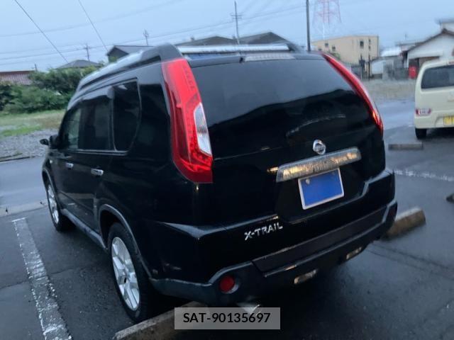 Nissan X-TRAIL 2012-07 8318282-4