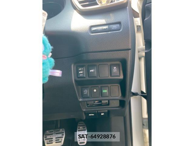 Nissan X-TRAIL 2016-07 8318279-12
