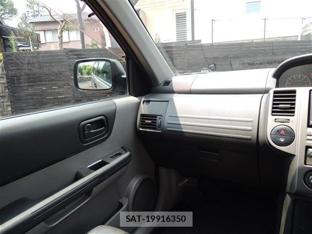 Nissan X-TRAIL 2005-05 8318274-25