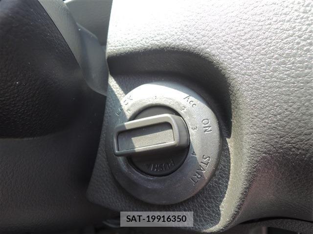 Nissan X-TRAIL 2005-05 8318274-27
